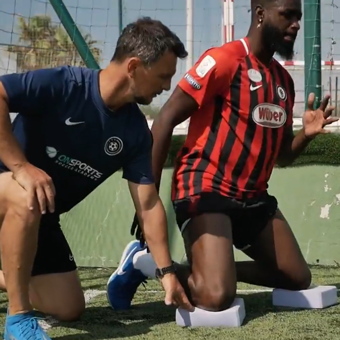 Jean Claude Billong-Benevento Calcio-Foggia Calcio-Hatayspor-Clermont Foot 63